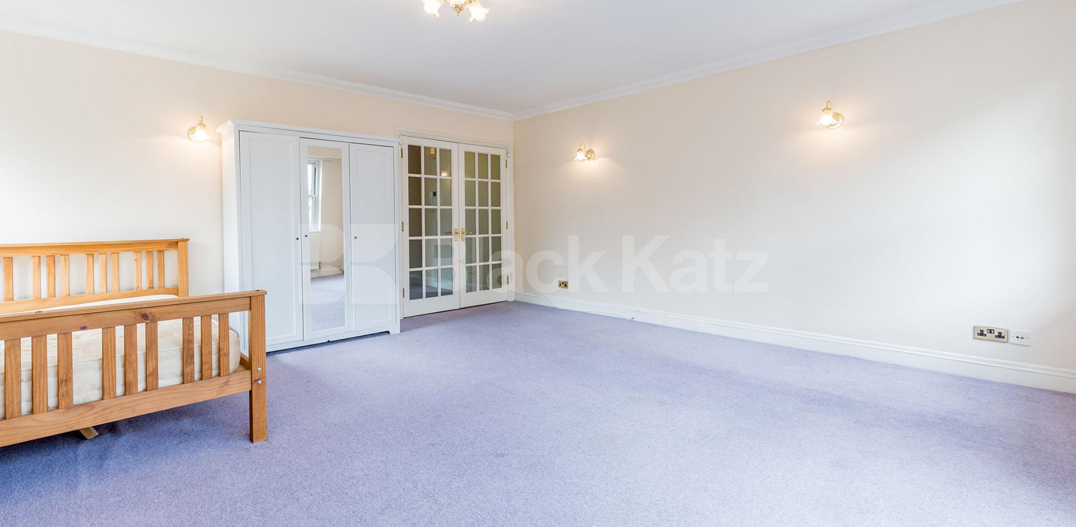 2 BED GOOD FOR 3 SHARERS OF CAMDEN ROAD!, 2 Bedroom, 1 bath, 1 reception Flat			 York Way, CAMDEN BORDERS